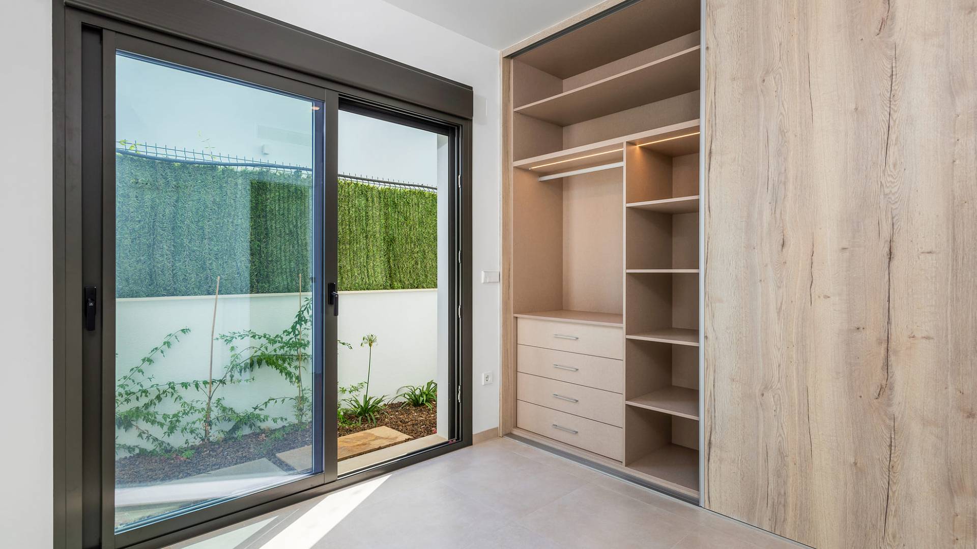 Neubau - Unabhängige Villa - 