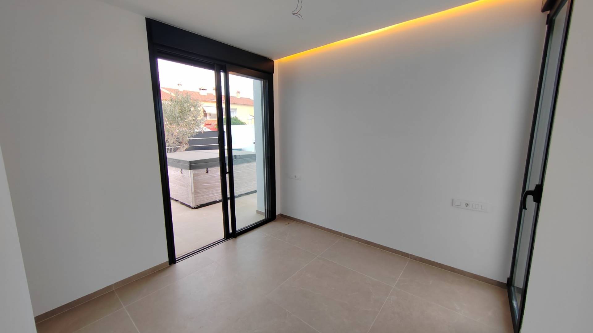 Neubau - Villa / Doppelhaushälfte - San Juan Alicante - Playa de San Juan