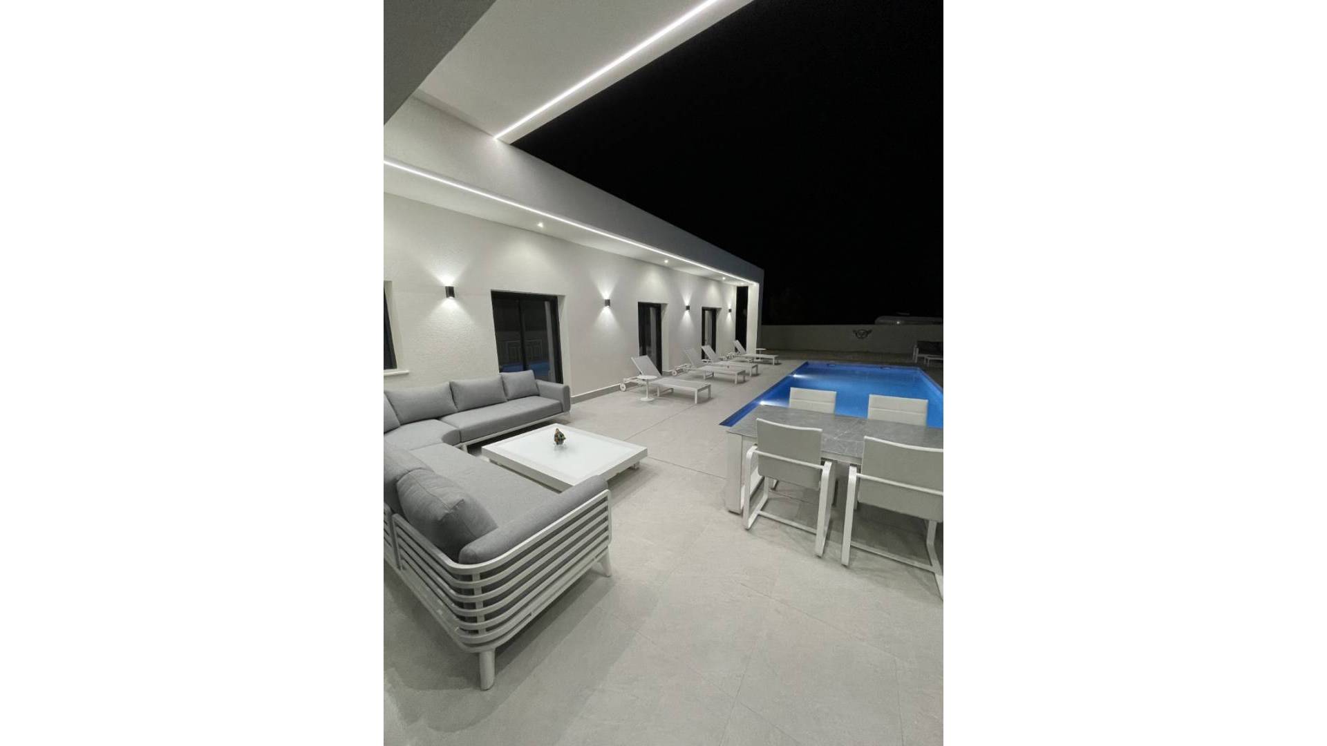 New Build - Independent villa - La Romana