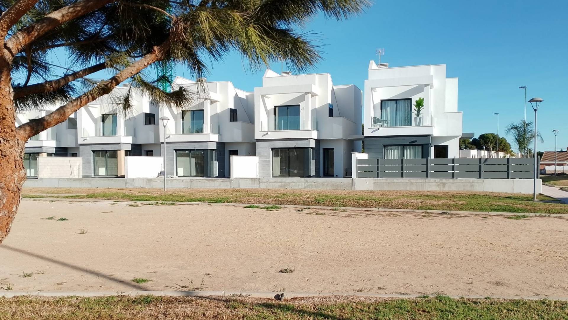 Nieuw gebouw - Halfvrijstaande villa - Santiago de la Ribera - 