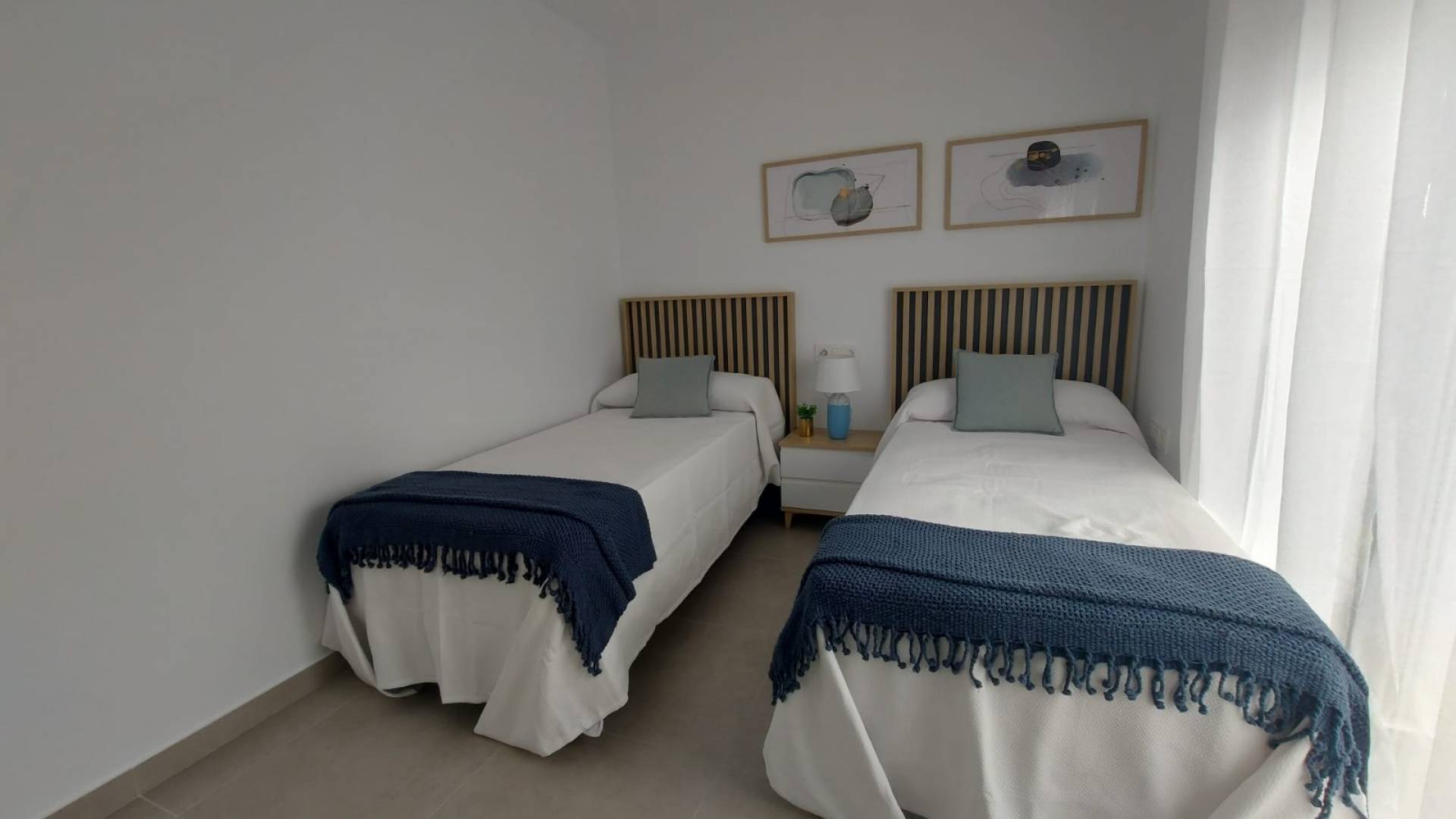 Nieuw gebouw - Halfvrijstaande villa - 