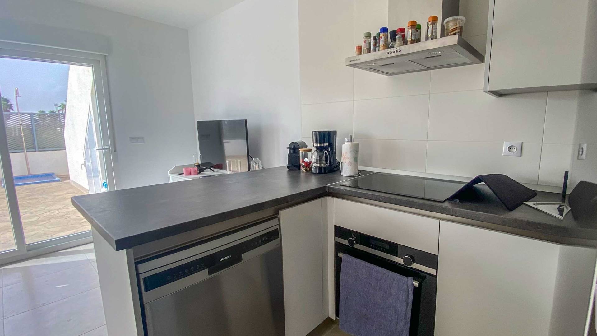 Nieuw gebouw - Halfvrijstaande villa - 