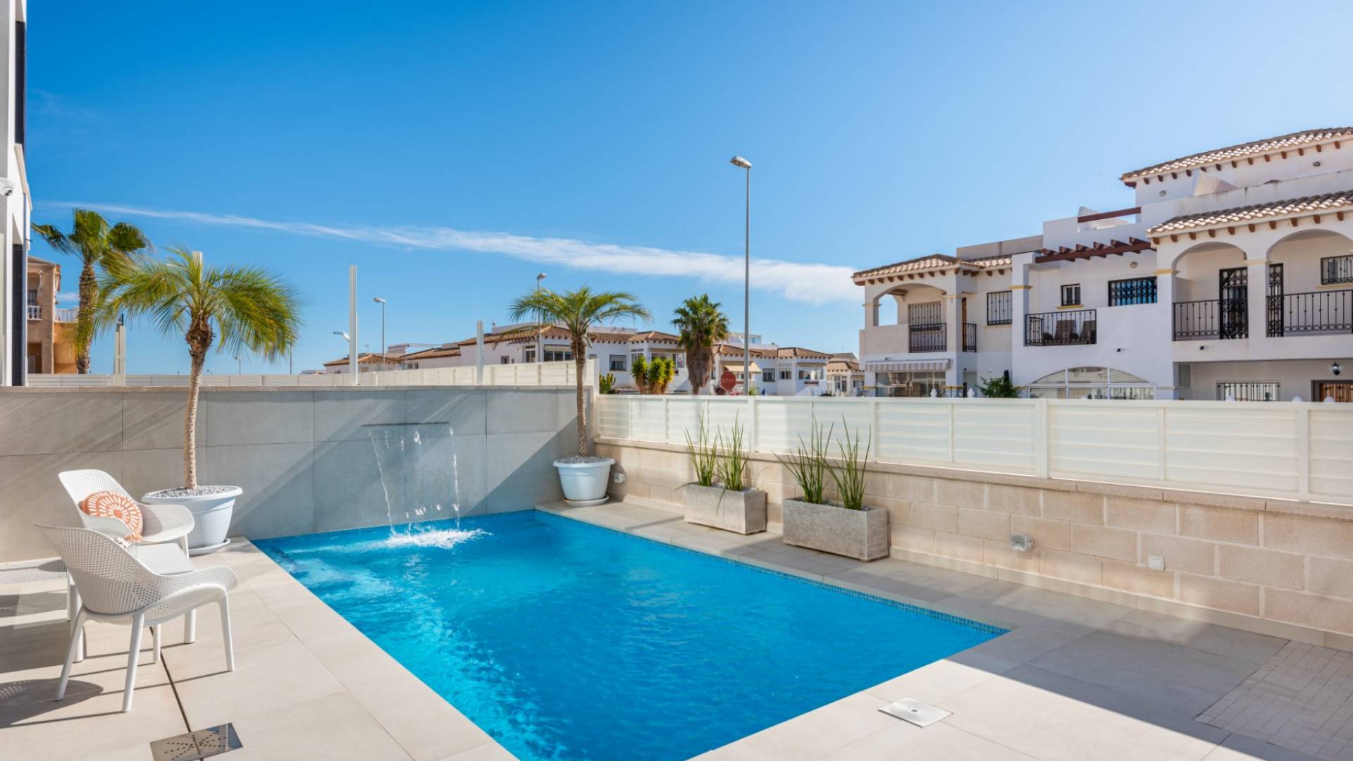 Nieuw gebouw - Onafhankelijke villa - Orihuela Costa - Punta Prima