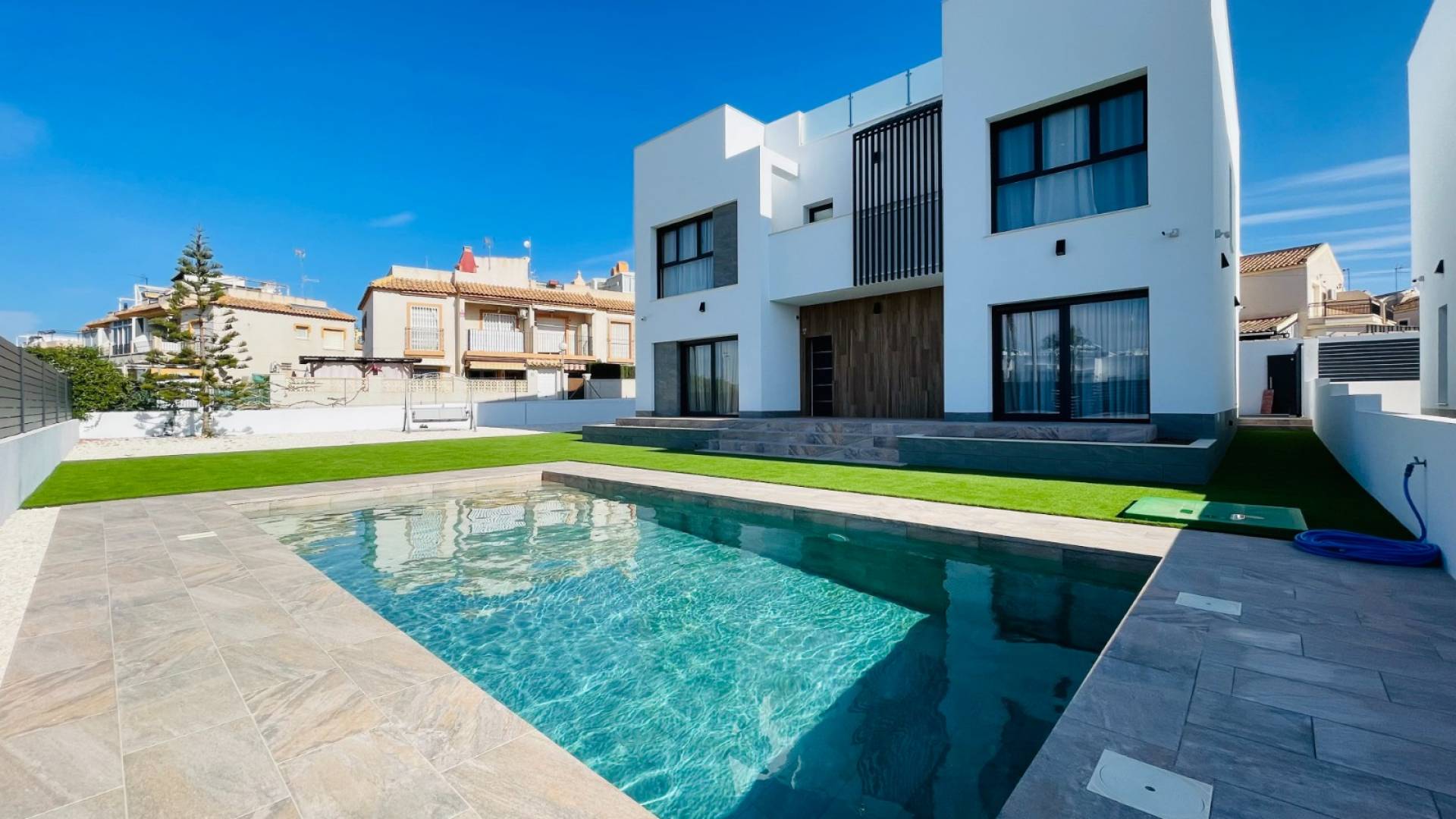Nieuw gebouw - Onafhankelijke villa - Torrevieja