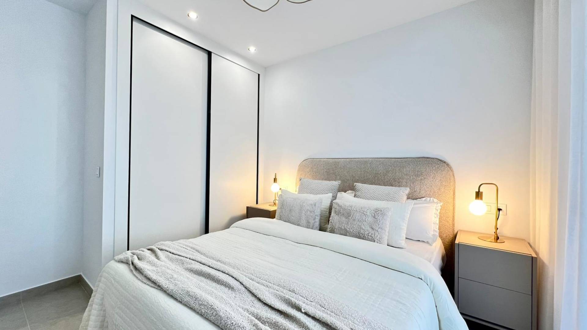 Nieuw gebouw - Terrasvormig - Benferri