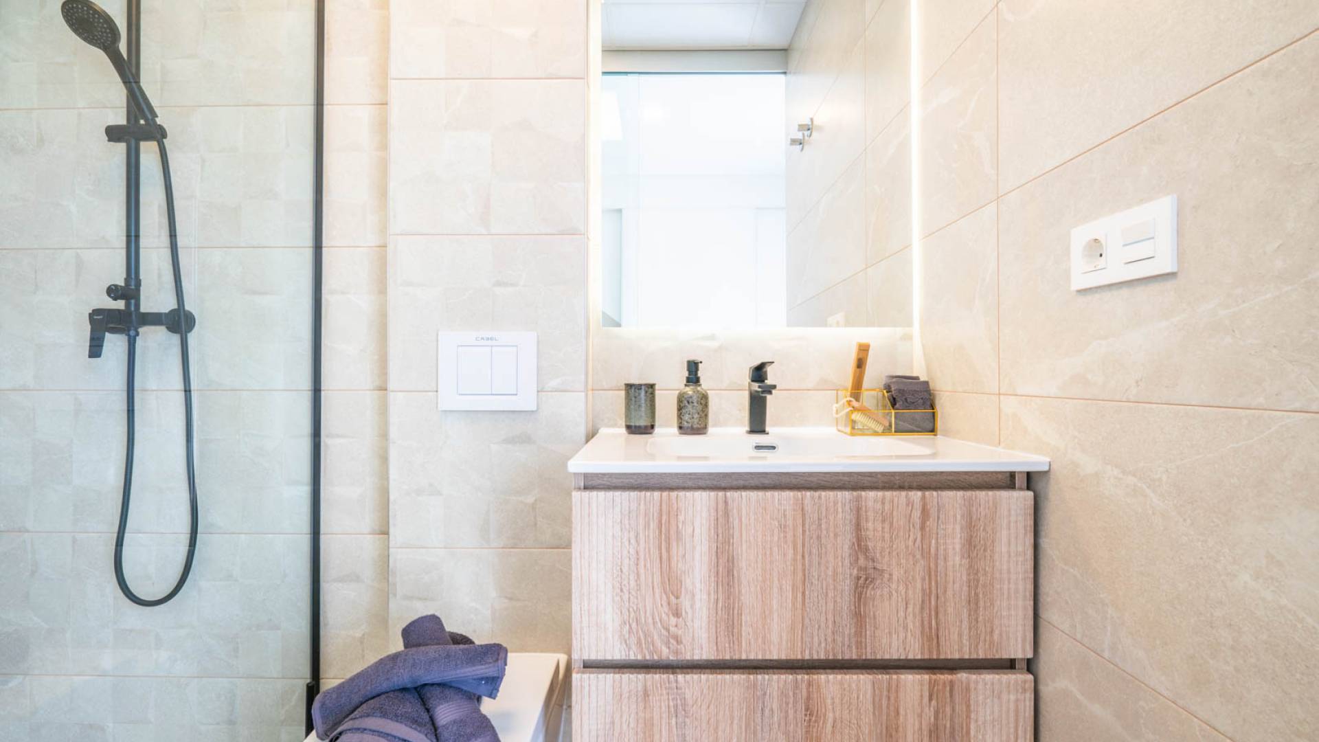 Nouvelle construction - Villa indépendante - Roldan