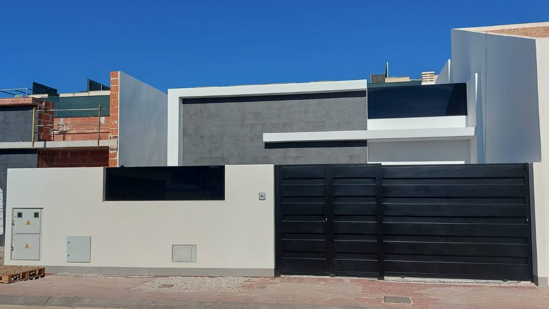 Nouvelle construction - Villa / Semi détaché - Roldan