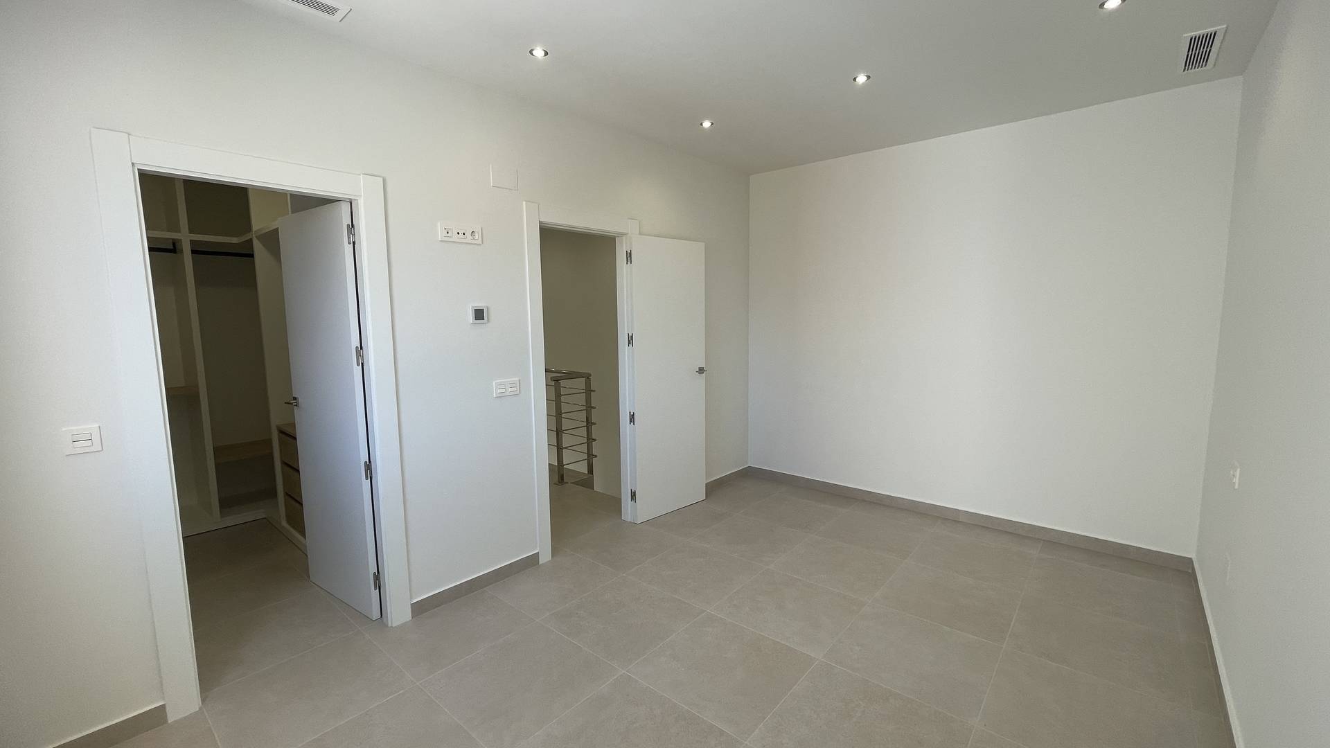 Nueva construcción  - Villa independiente - Heredades