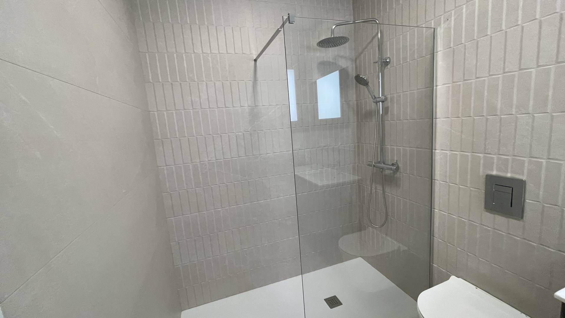 Nueva construcción  - Villa independiente - Heredades