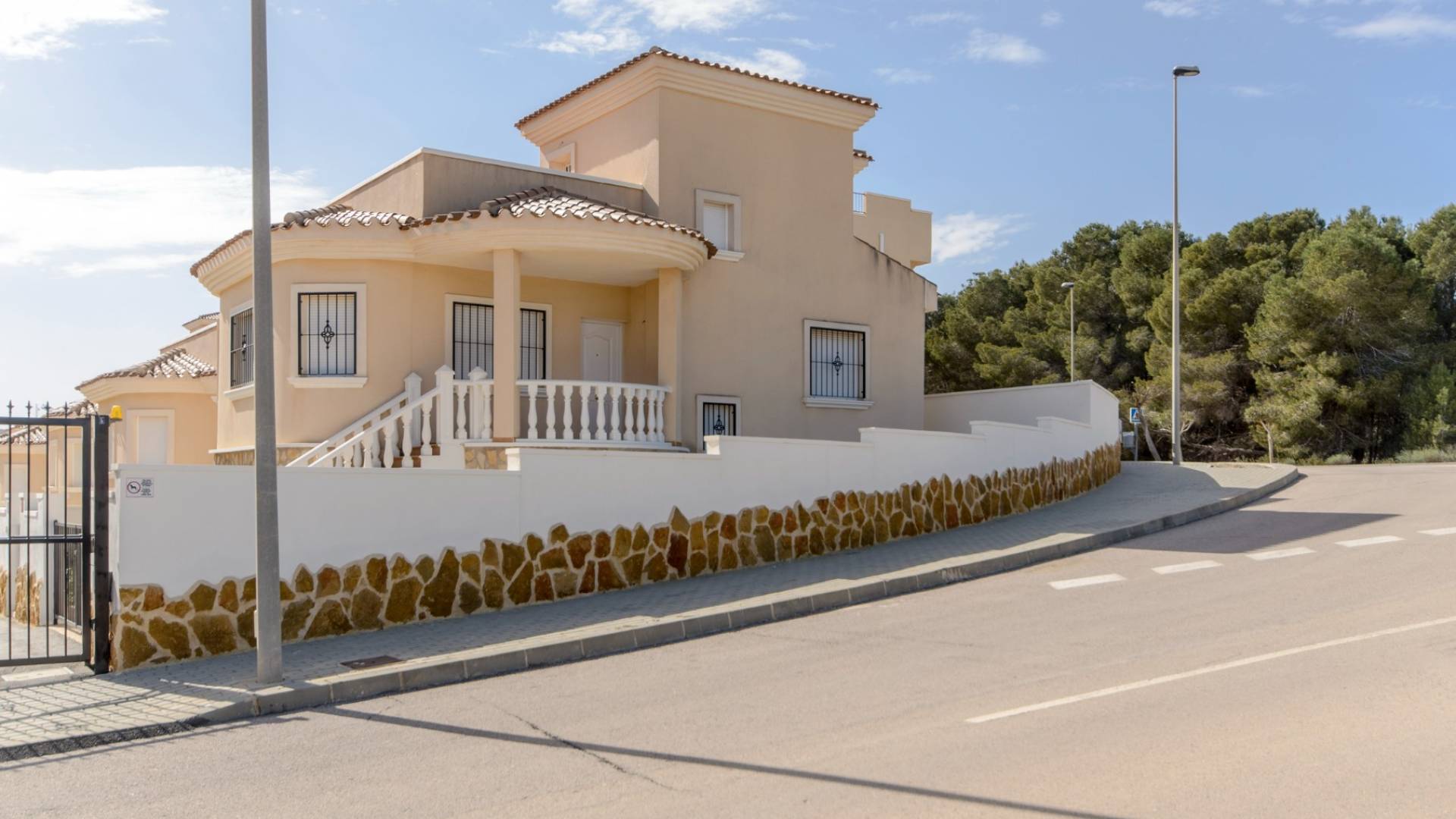 Nueva construcción  - Villa independiente - San Miguel de Salinas