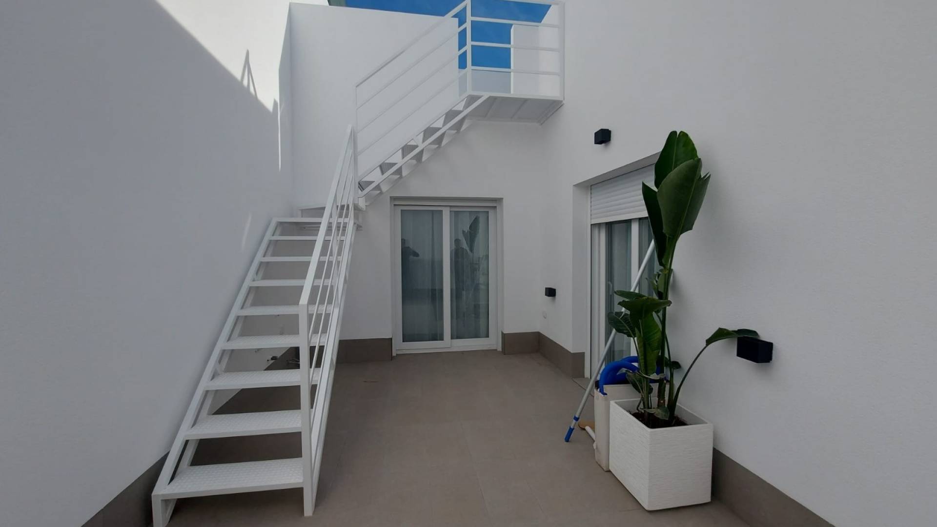 Nueva construcción  - Villa semi pareada - Roldán