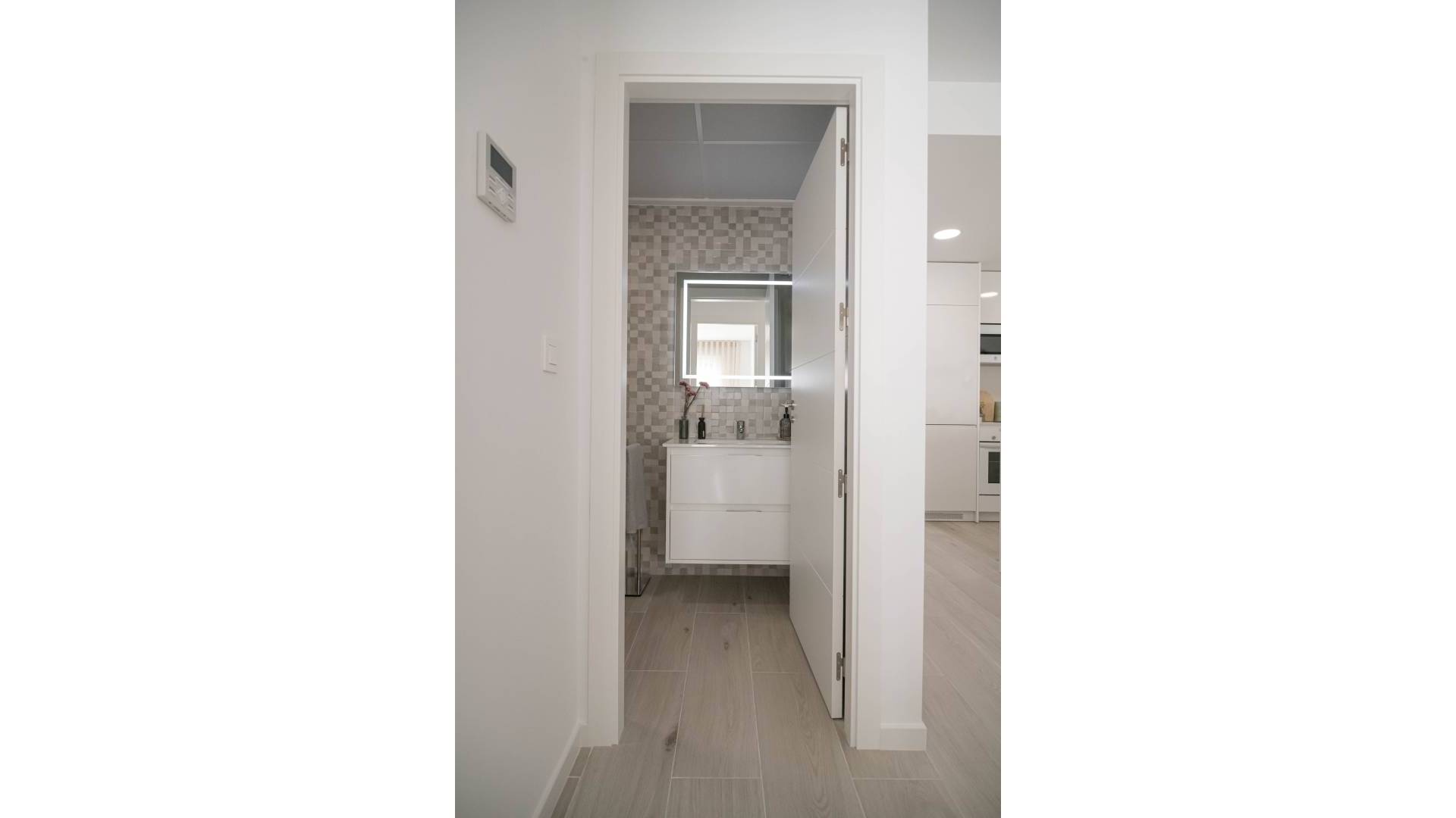 Nueva construcción  - Villa / Semi separado - Jerónimo y Avileses