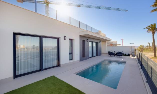 Onafhankelijke villa - Nieuw gebouw - Torrevieja - Torrevieja