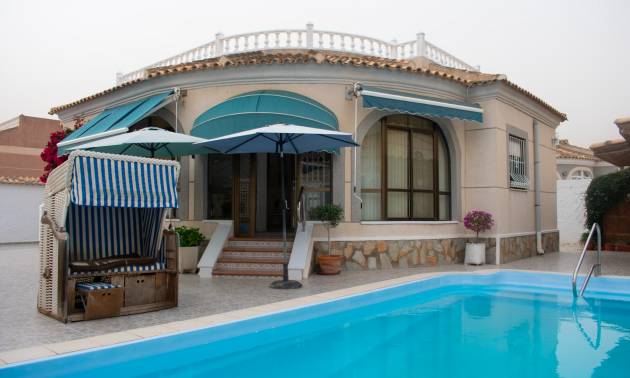Onafhankelijke villa - Tweedehands - Torrevieja - Torrevieja