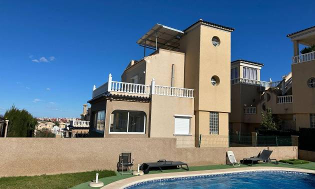 Onafhankelijke villa - Tweedehands - Torrevieja - VILLAMARTIN