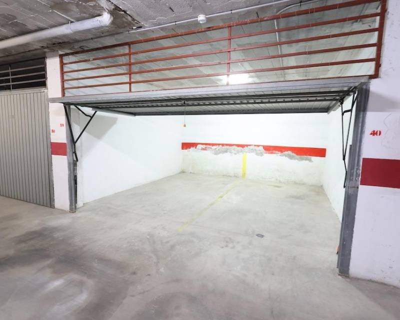 Parkeerplaats / Garage · Tweedehands · Torrevieja · Los Frutales