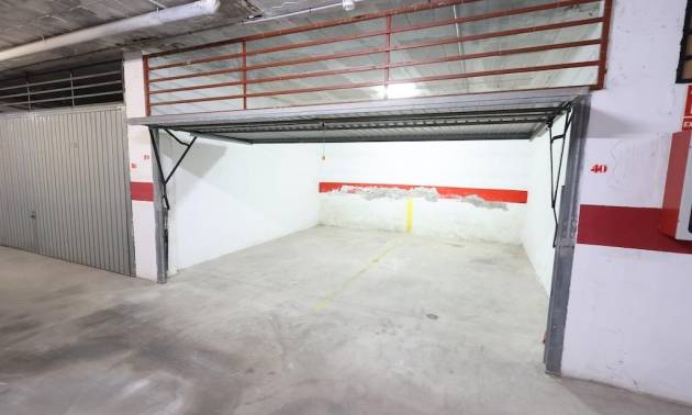 Parkeerplaats / Garage - Tweedehands - Torrevieja - Los Frutales