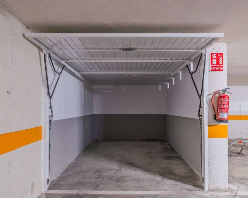 Place de parking / Garage · D'occasion · Torrevieja · Parque de las Naciones