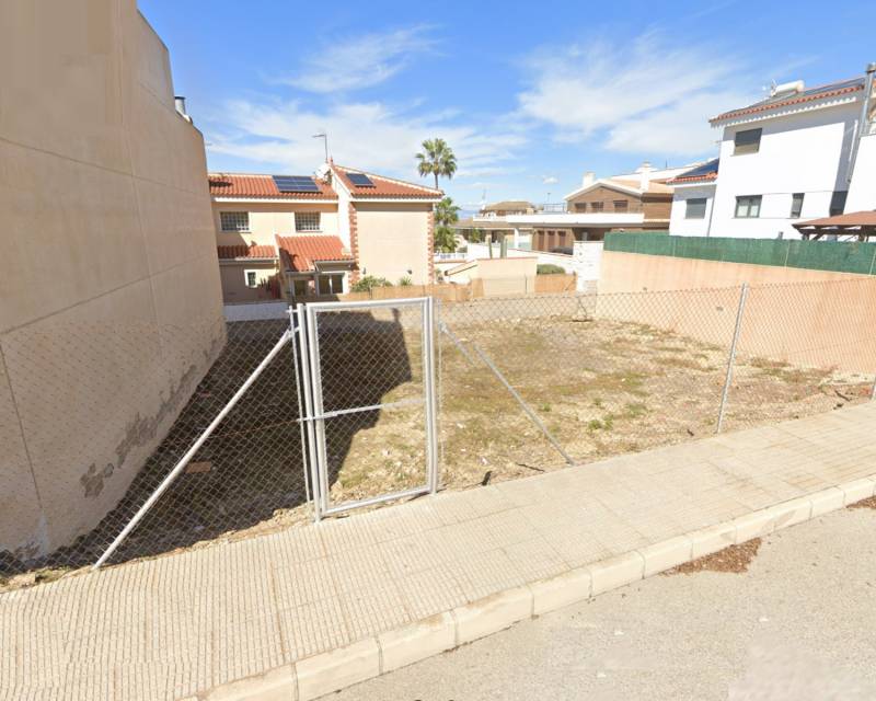 Plot · Second hand · Benijofar · Center