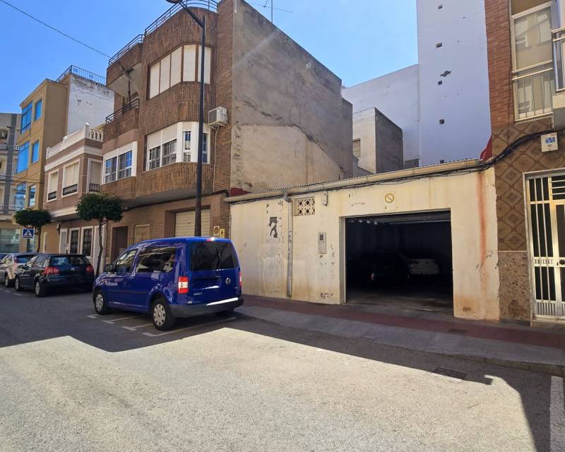 Plot · Second hand · Guardamar del Segura · Centro