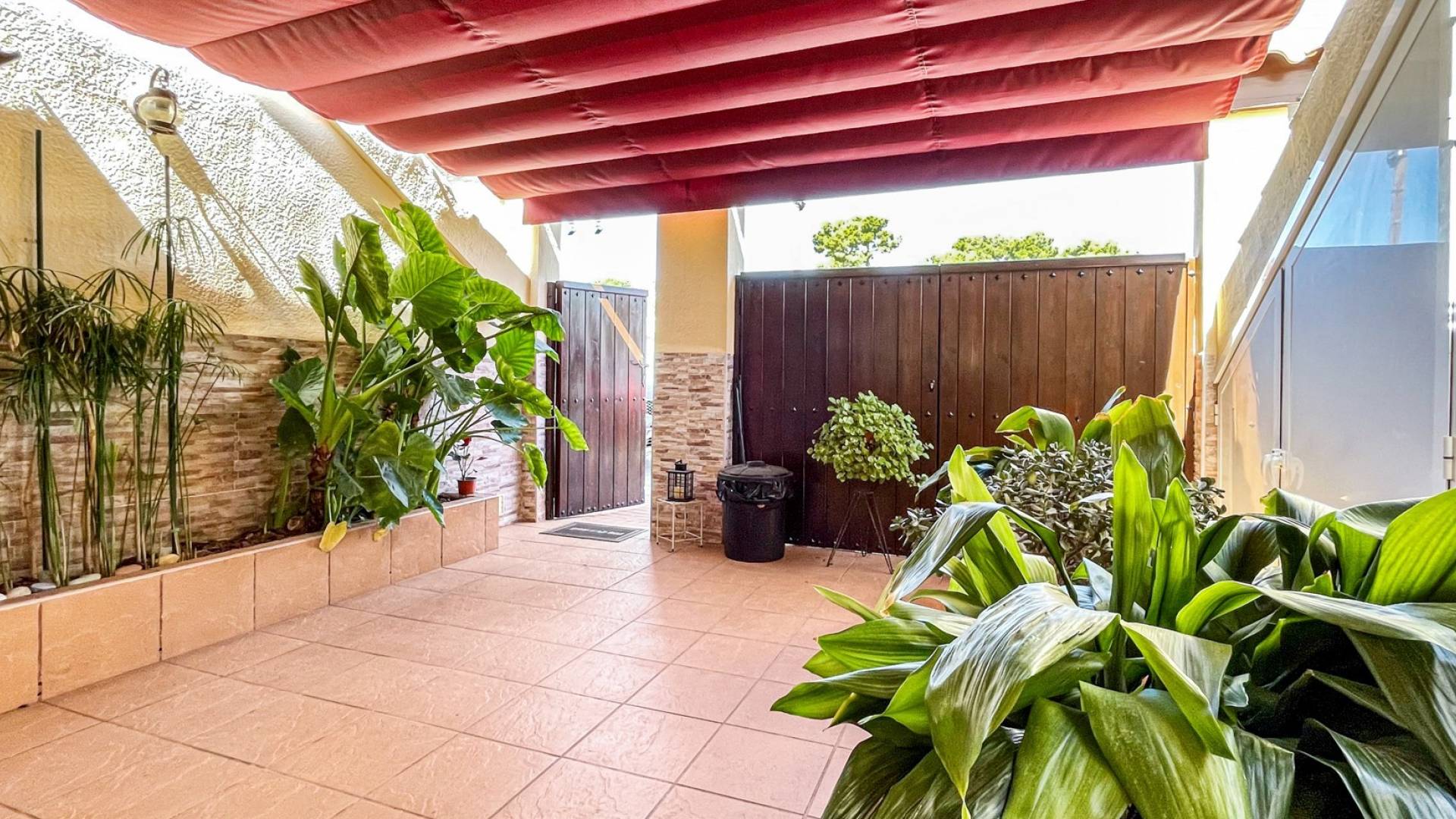 Second hand - Adosado - Torrevieja - Los balcones