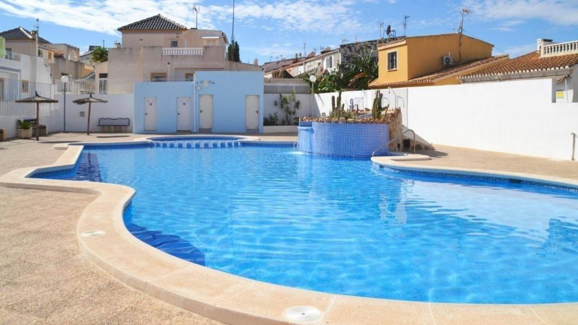 Second hand - Adosado - Torrevieja - Los balcones