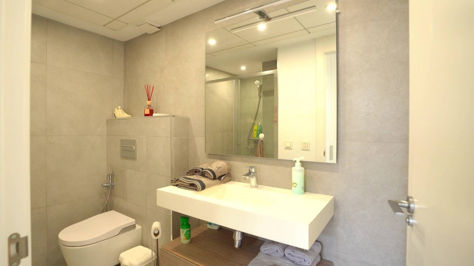 Second hand - Adosado - Villajoyosa