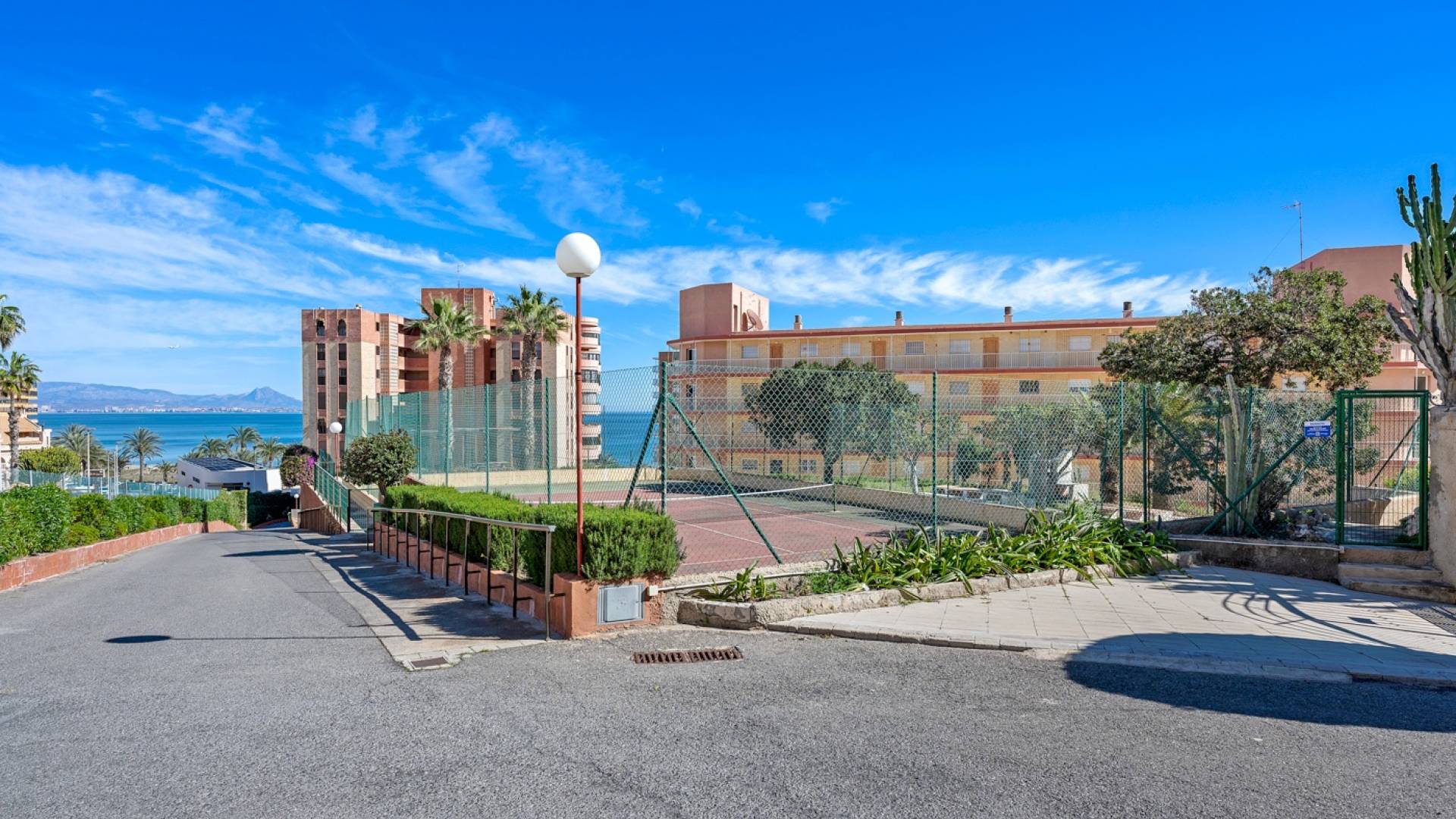 Second hand - Apartment - Flat - Arenales del Sol - Segunda linea playa