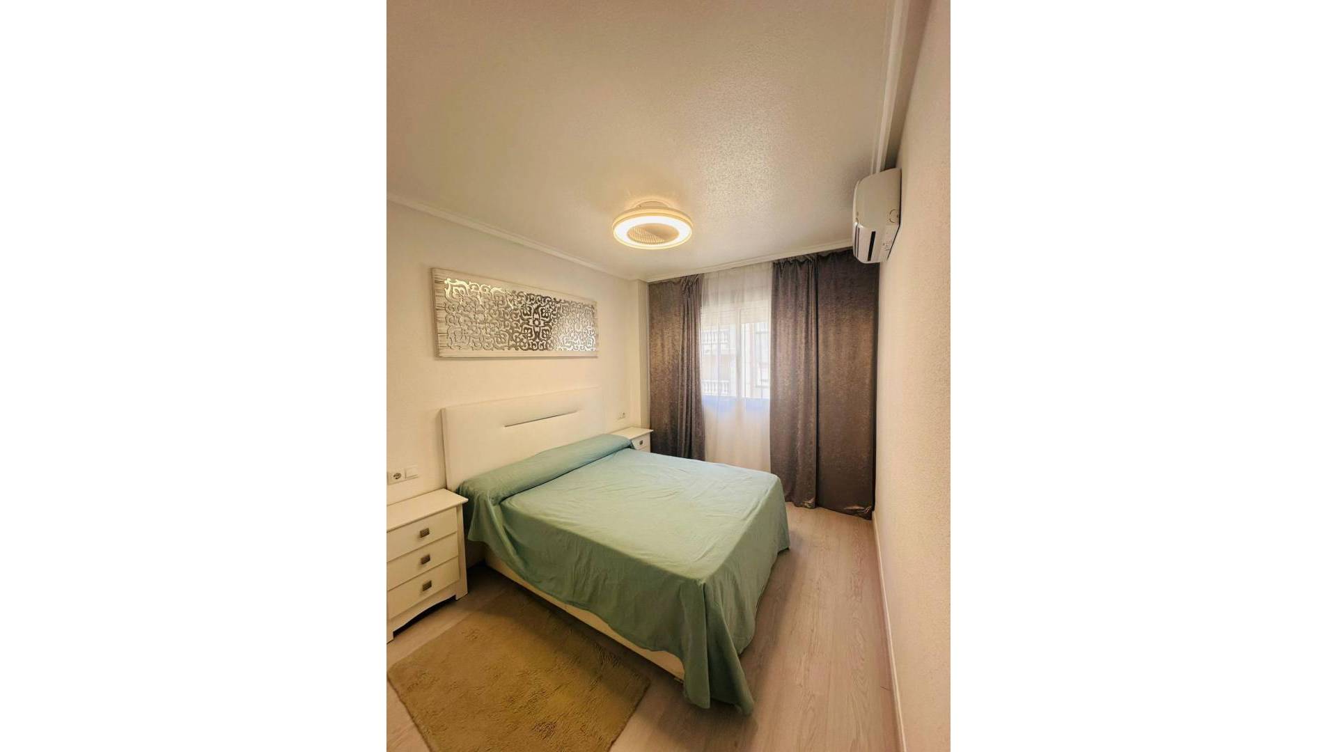 Second hand - Apartment - Flat - Torrevieja - Parque de las Naciones