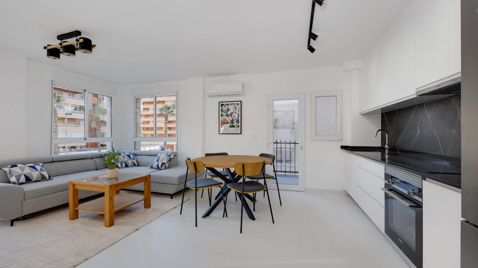 Second hand - Apartment - Flat - Torrevieja - Puerto