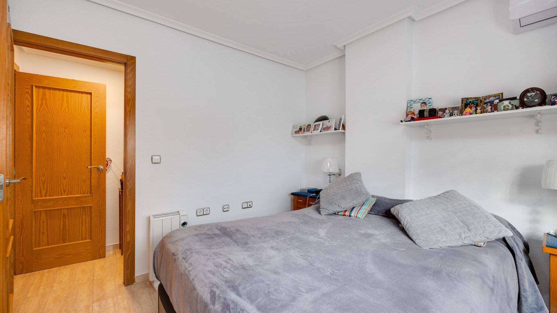 Second hand - Apartment - Torrevieja - Estacion de autobuses