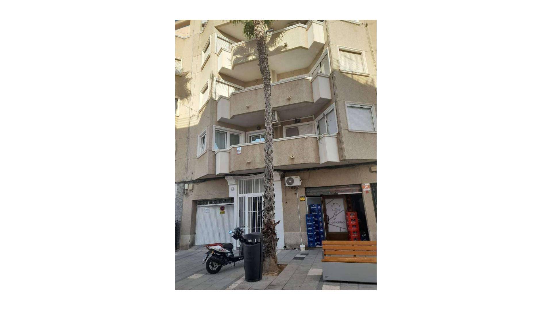 Second hand - Apartment - Torrevieja - Estacion de autobuses