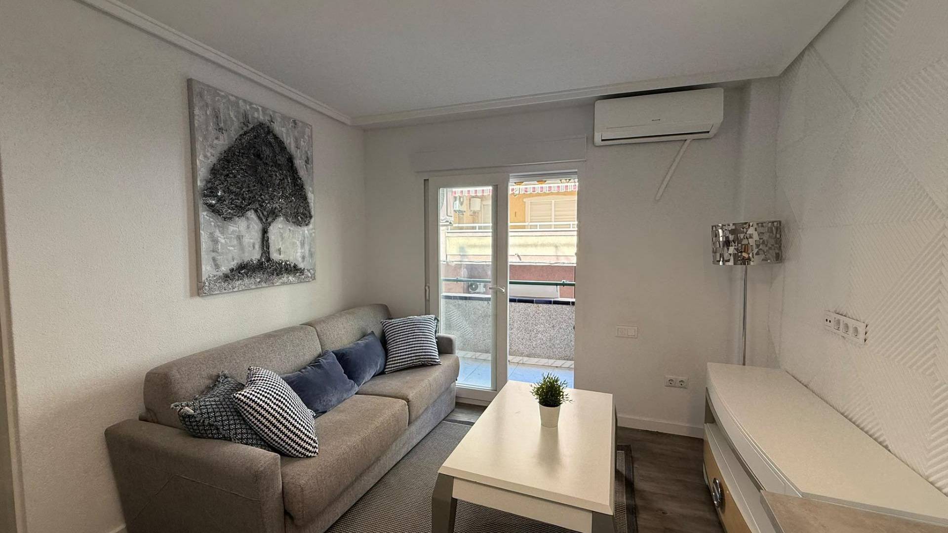 Second hand - Apartment - Torrevieja - Estacion de autobuses