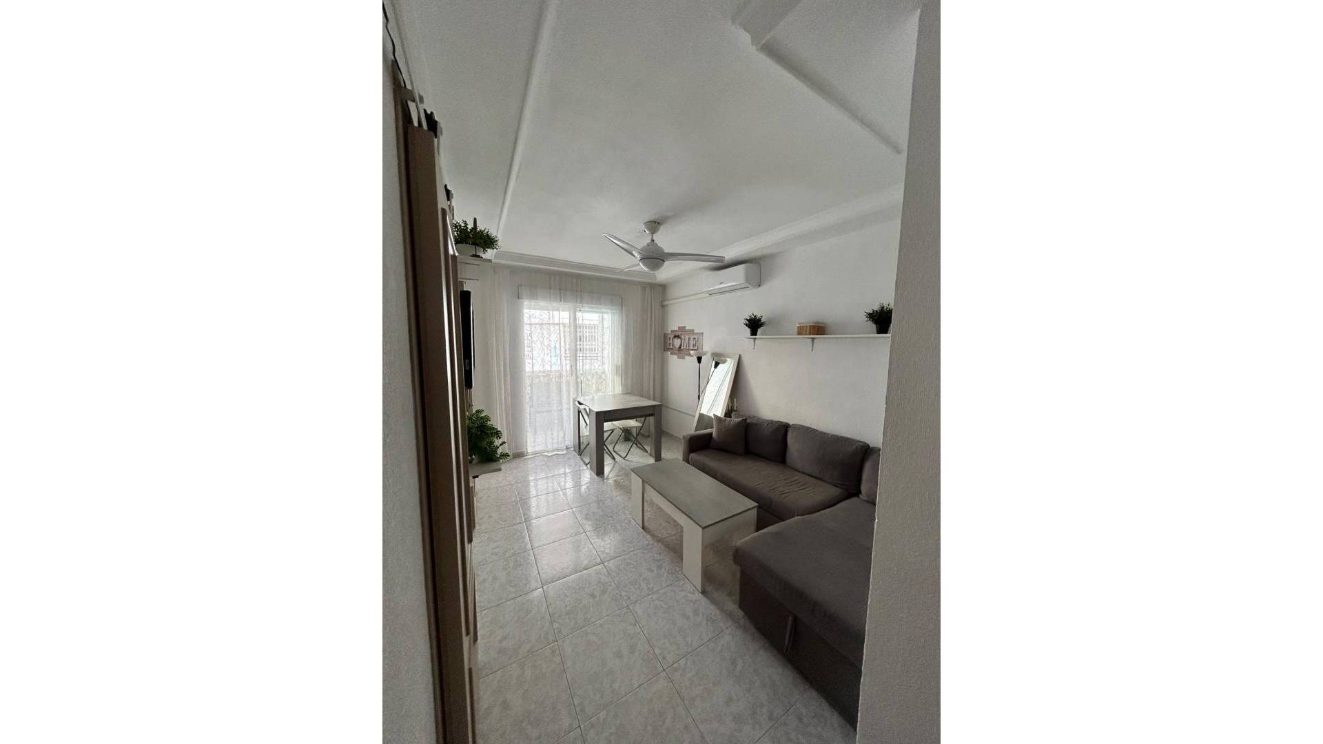 Second hand - Apartment - Torrevieja - Estacion de autobuses