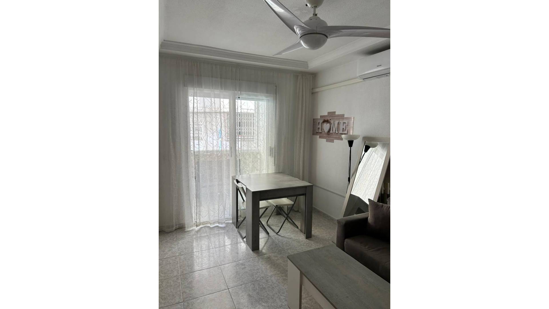 Second hand - Apartment - Torrevieja - Estacion de autobuses