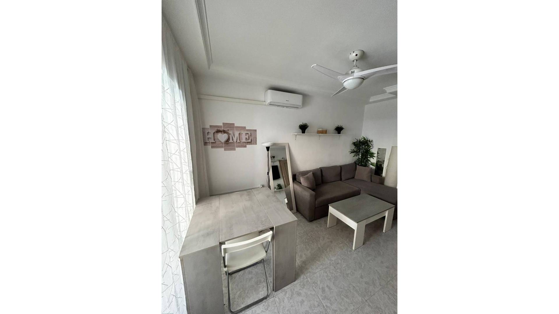Second hand - Apartment - Torrevieja - Estacion de autobuses
