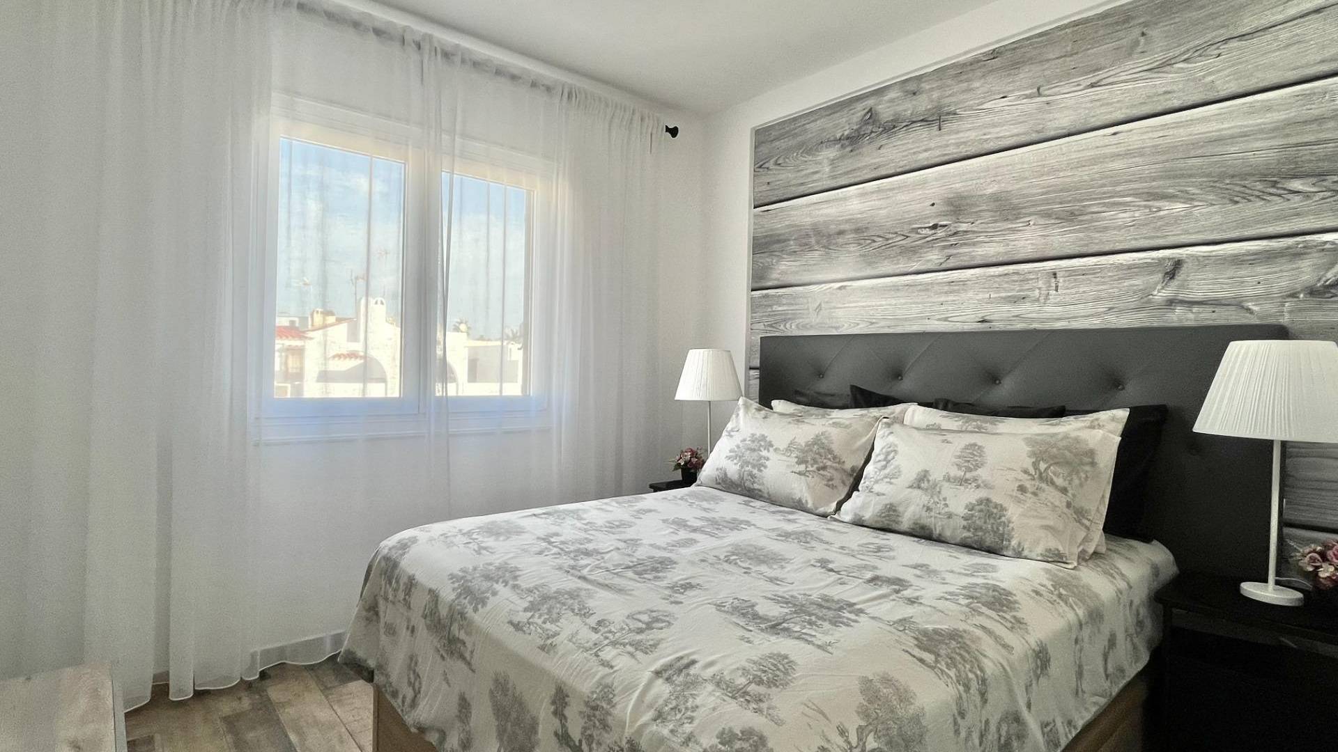 Second hand - Apartment - Torrevieja - Estacion de autobuses