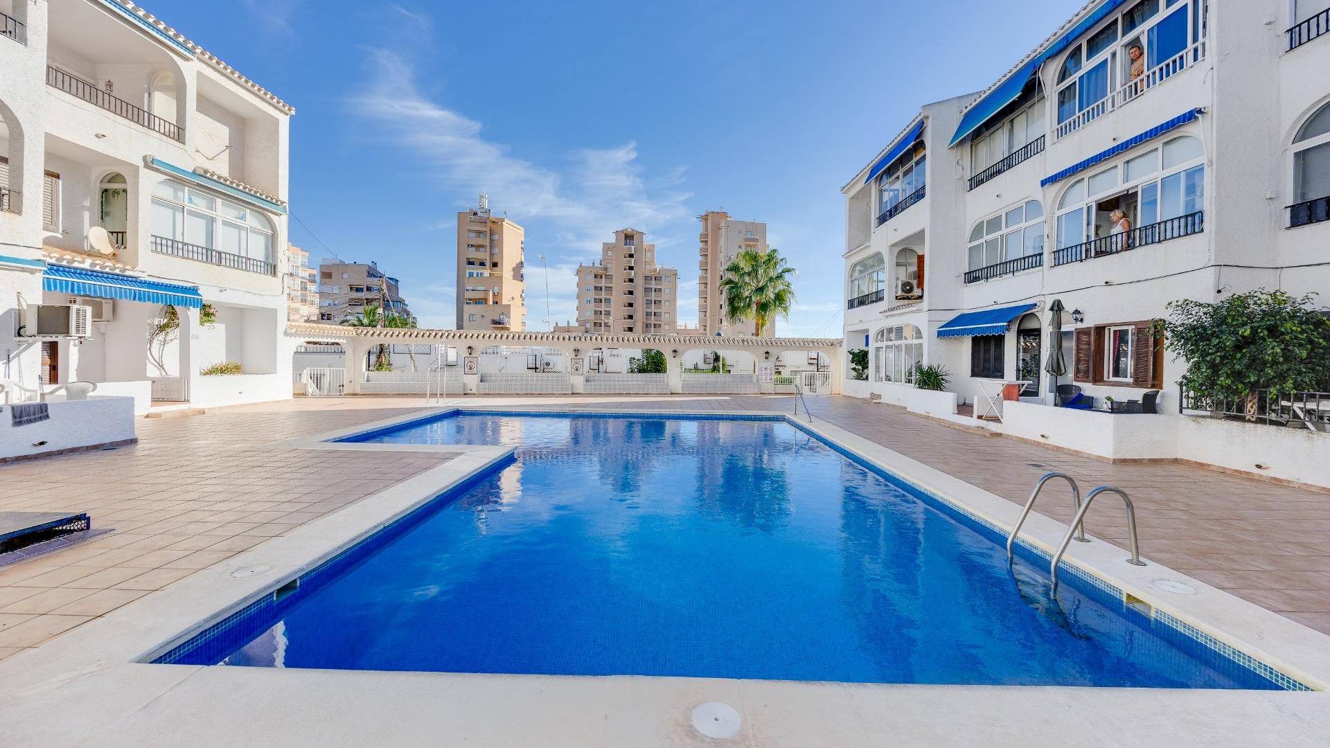 Second hand - Apartment - Torrevieja - Sector 25