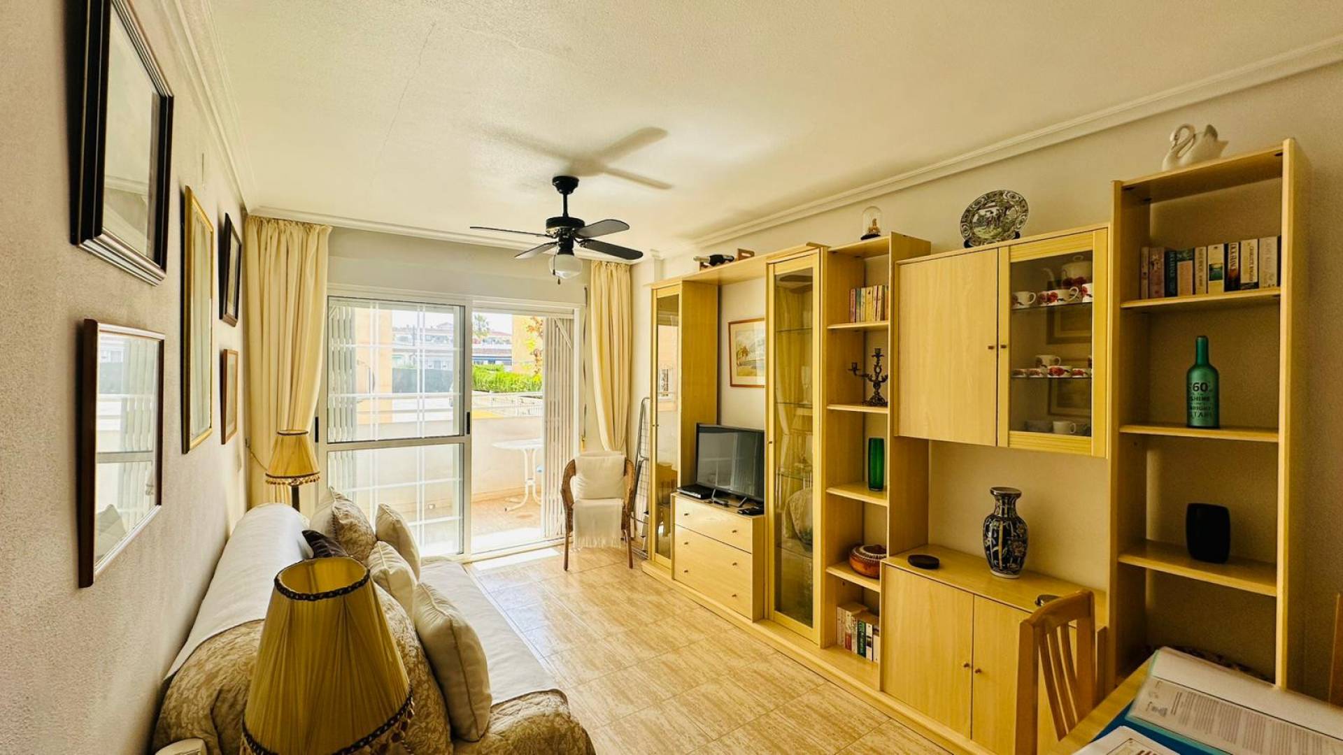 Second hand - Apartment - Torrevieja - Urbanización San Luis