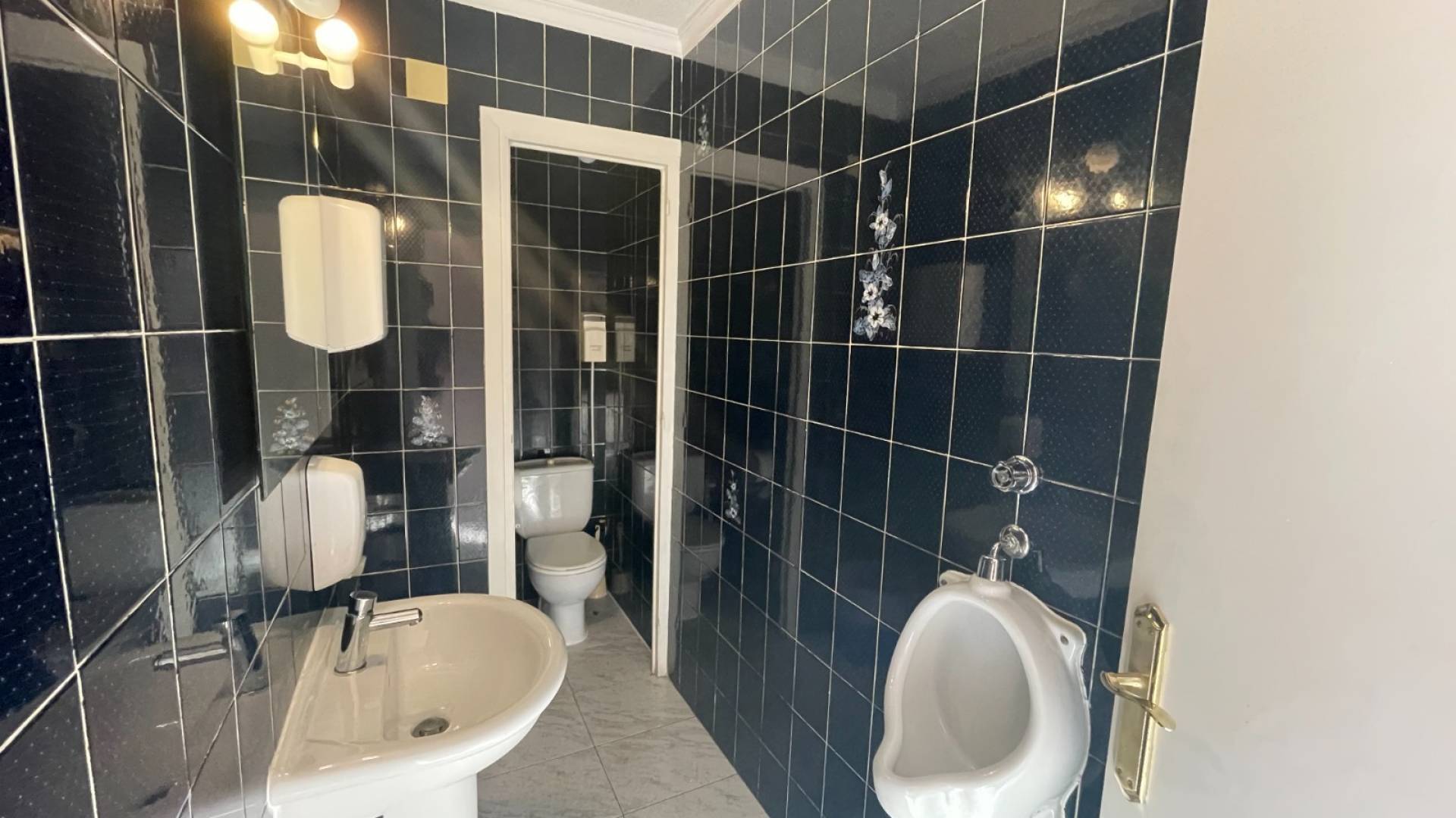 Second hand - Commercial premises - Torrevieia - Comunidad Valenciana
