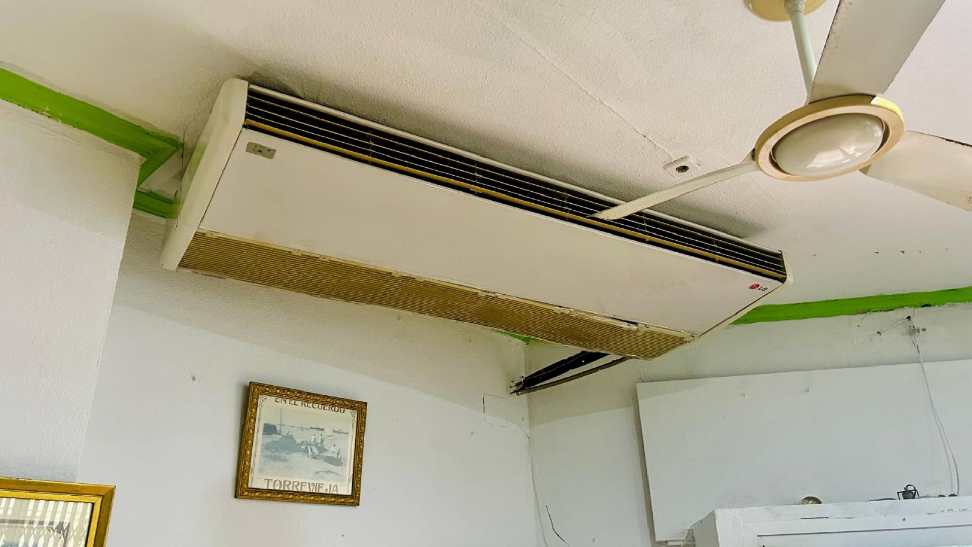 Second hand - Commercial premises - Torrevieja - Center