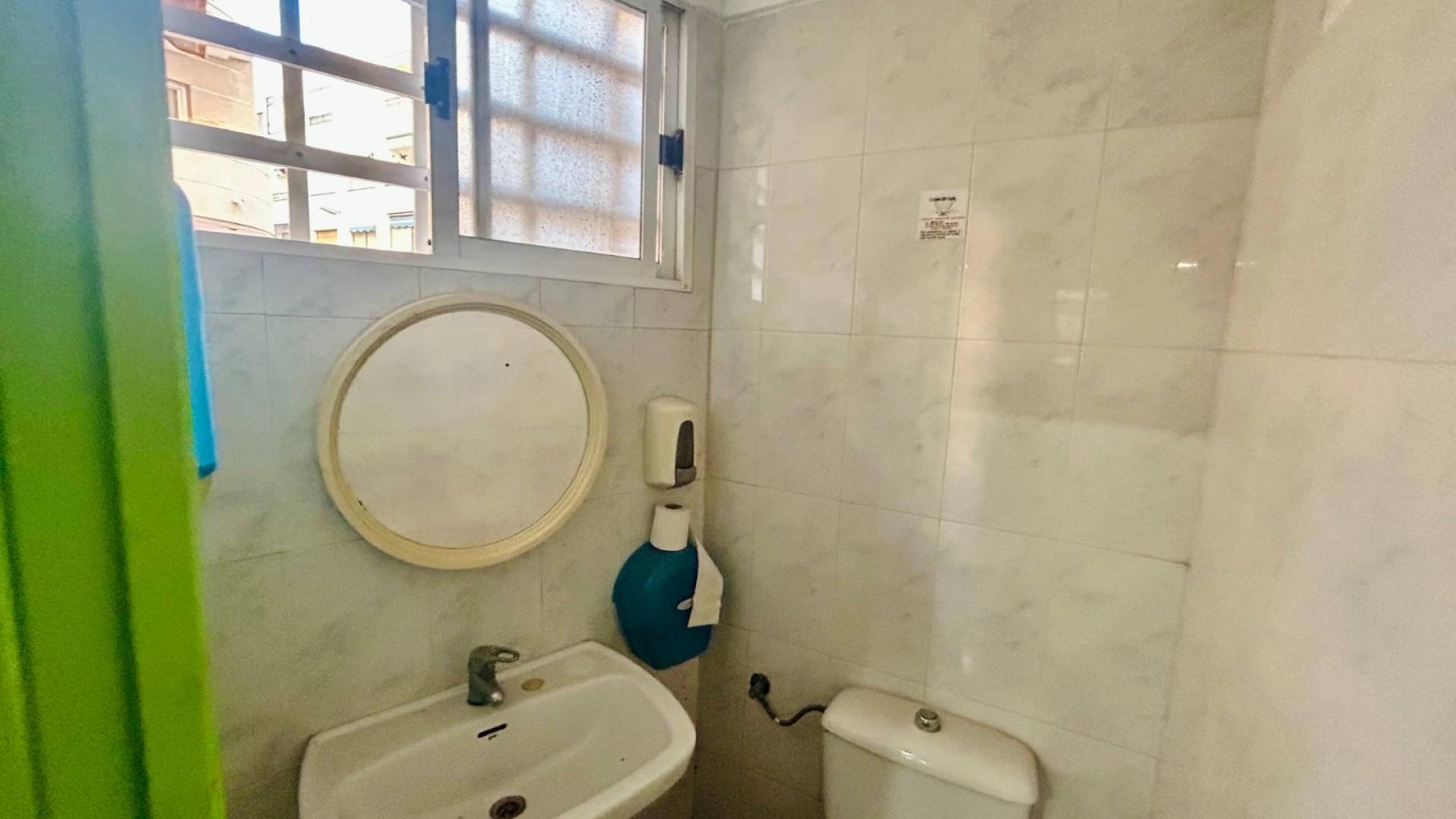 Second hand - Commercial premises - Torrevieja - Center