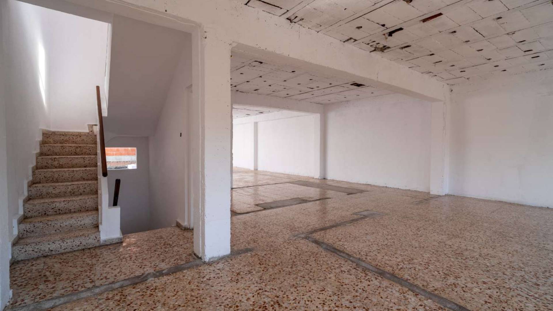 Second hand - Edificio - Torrevieja - Centro