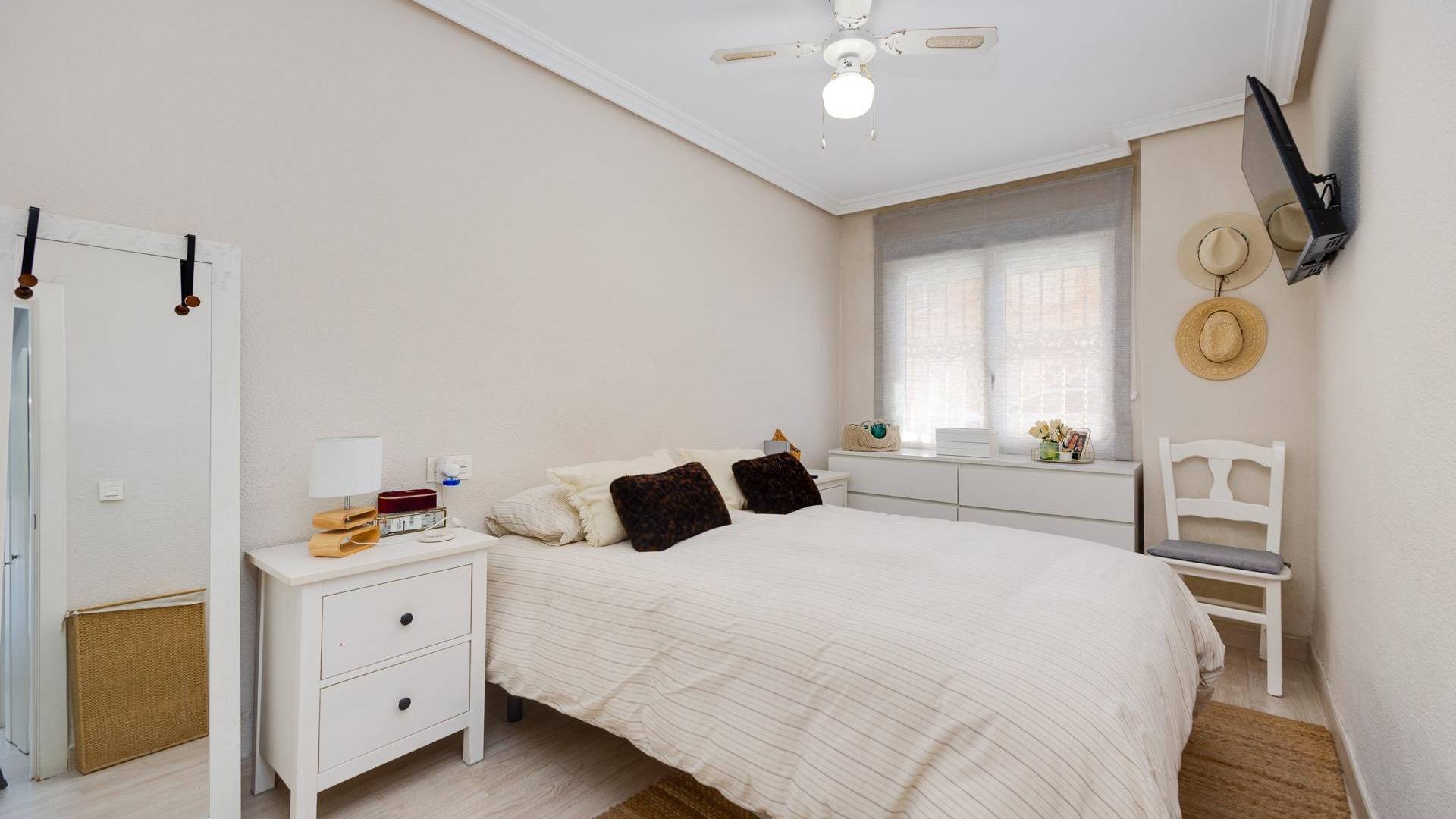 Second hand - ground-floor - Torrevieja - Playa de los Naufragos