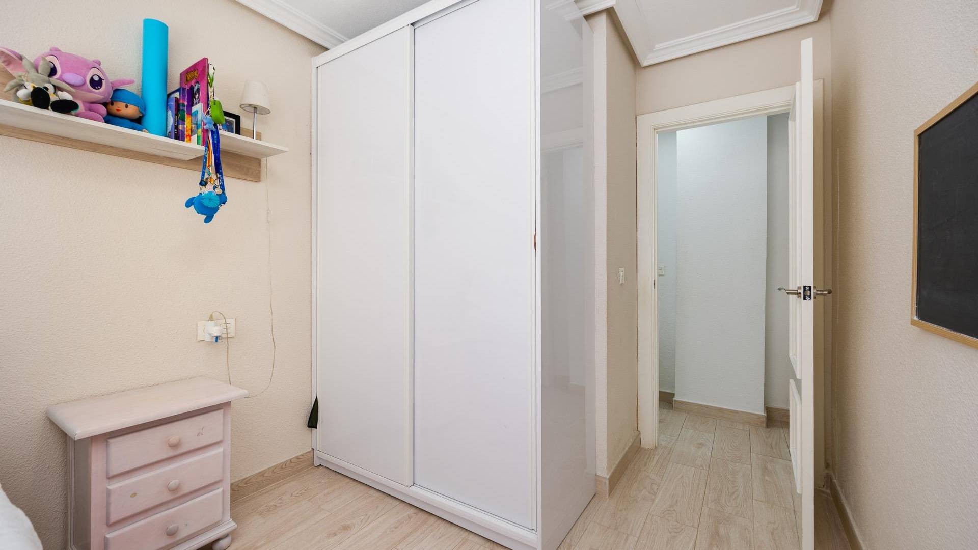 Second hand - ground-floor - Torrevieja - Playa de los Naufragos