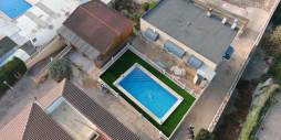 Second hand - Independent villa - Albatera