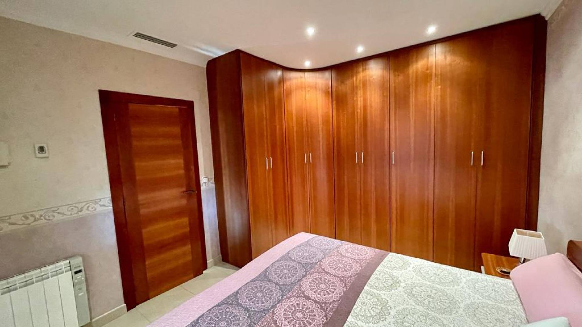 Second hand - Independent villa - Albatera