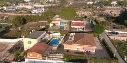 Second hand - Independent villa - Albatera
