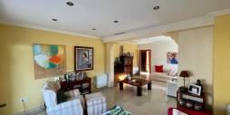 Second hand - Independent villa - Albatera