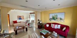 Second hand - Independent villa - Albatera